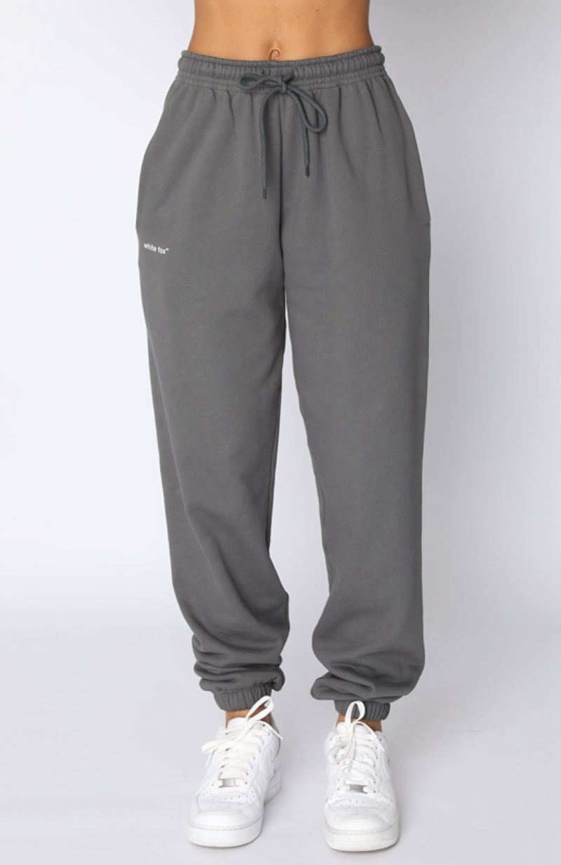 Grey White Fox Not An Issue Women's Sweatpants | IMHZ-34851